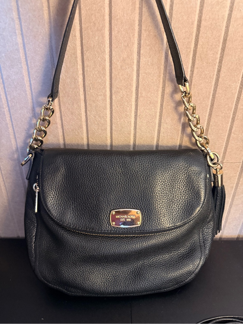 Michael Kors Black Pebbled Leather Shoulder Bag with Gold-Tone Chain Detail